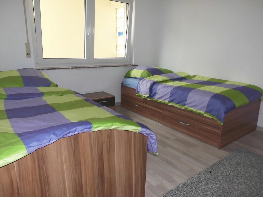 Frankfurt Airport & Fair Apartment Kelsterbach Camera foto