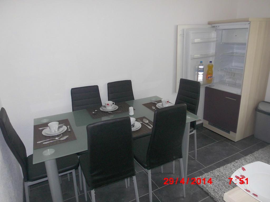 Frankfurt Airport & Fair Apartment Kelsterbach Camera foto