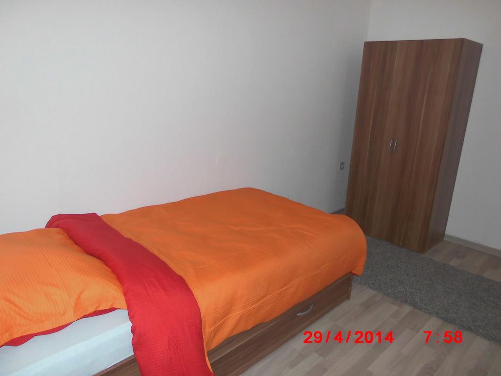 Frankfurt Airport & Fair Apartment Kelsterbach Esterno foto