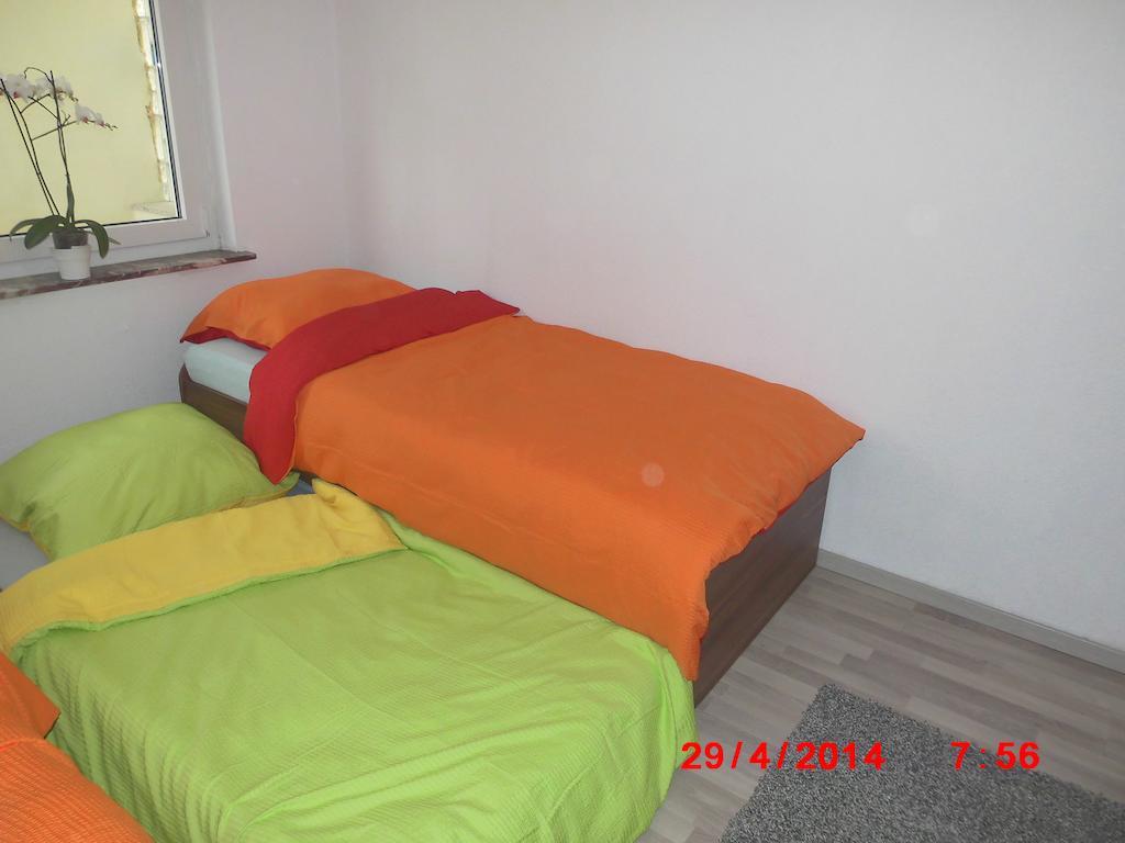 Frankfurt Airport & Fair Apartment Kelsterbach Esterno foto